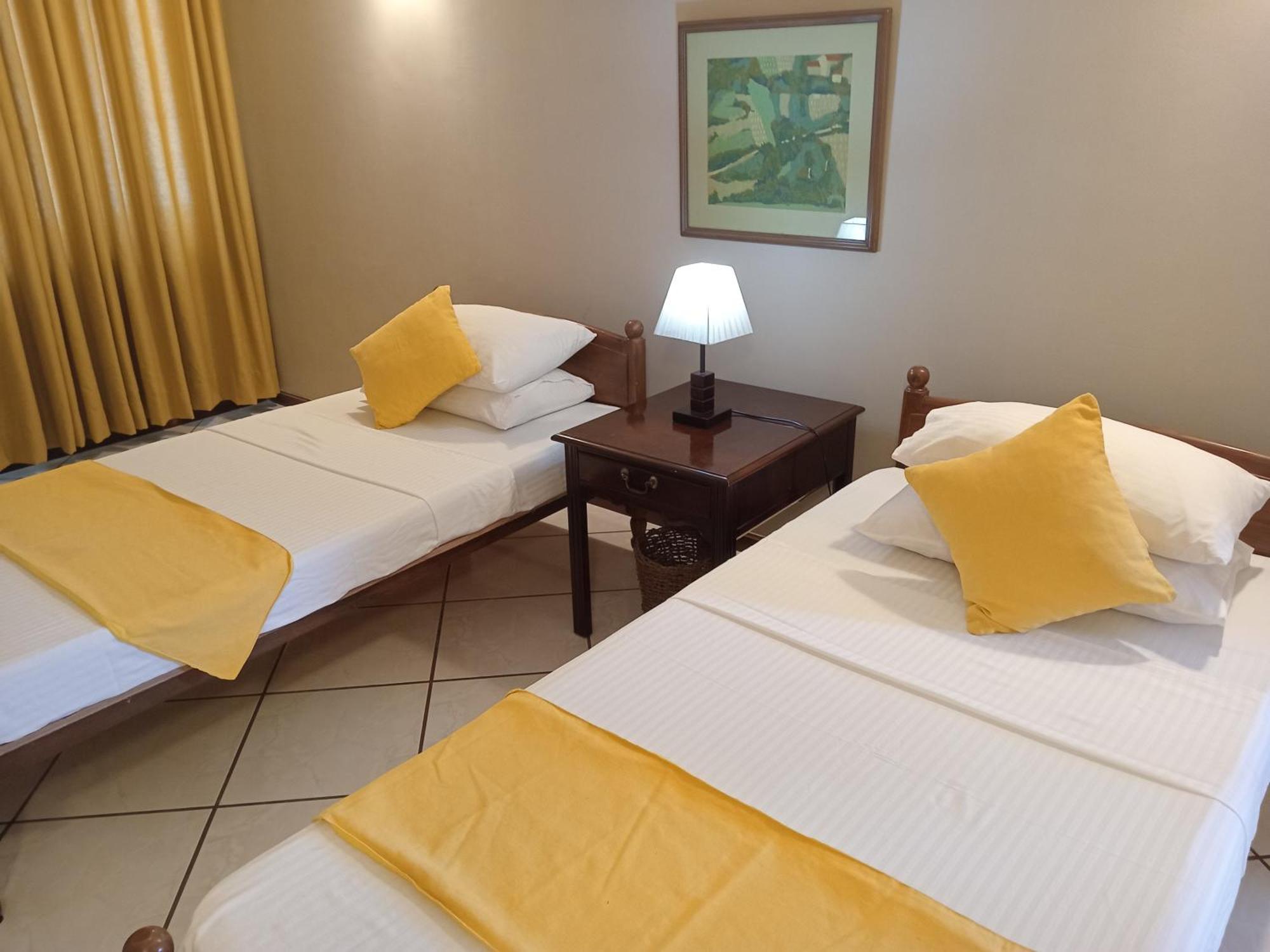 Rockwood 7 * Colombo